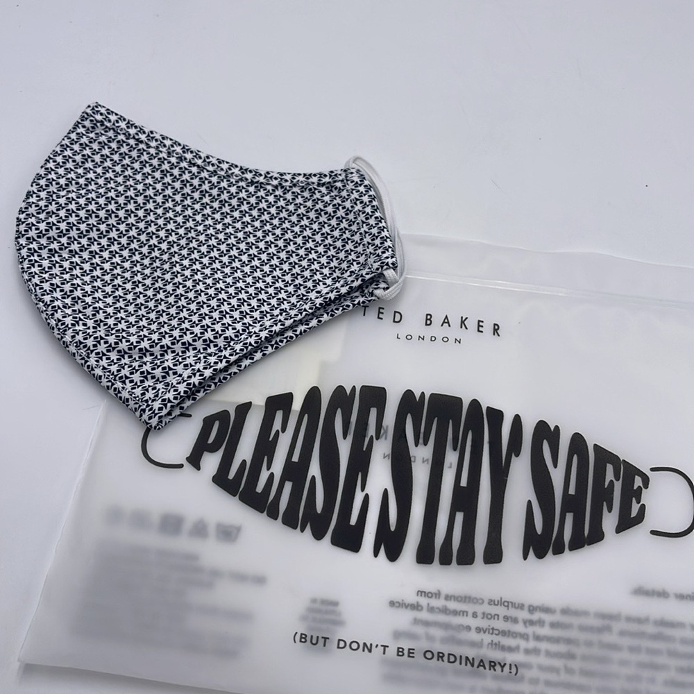 Black and White Patterned Face Mask TED BAKER LONDON Reversible Reusable NWT - Picture 2 of 16